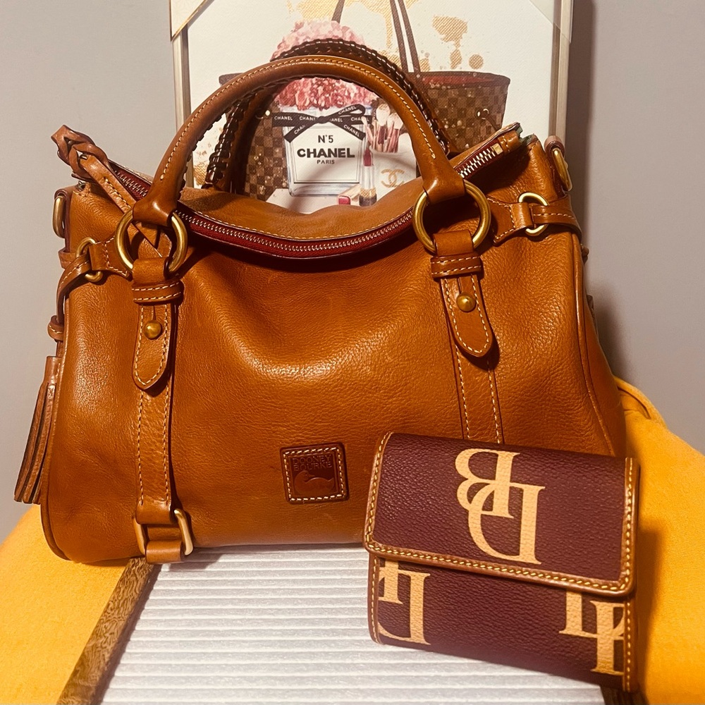 Dooney & Bourke Florentine bag with wallet